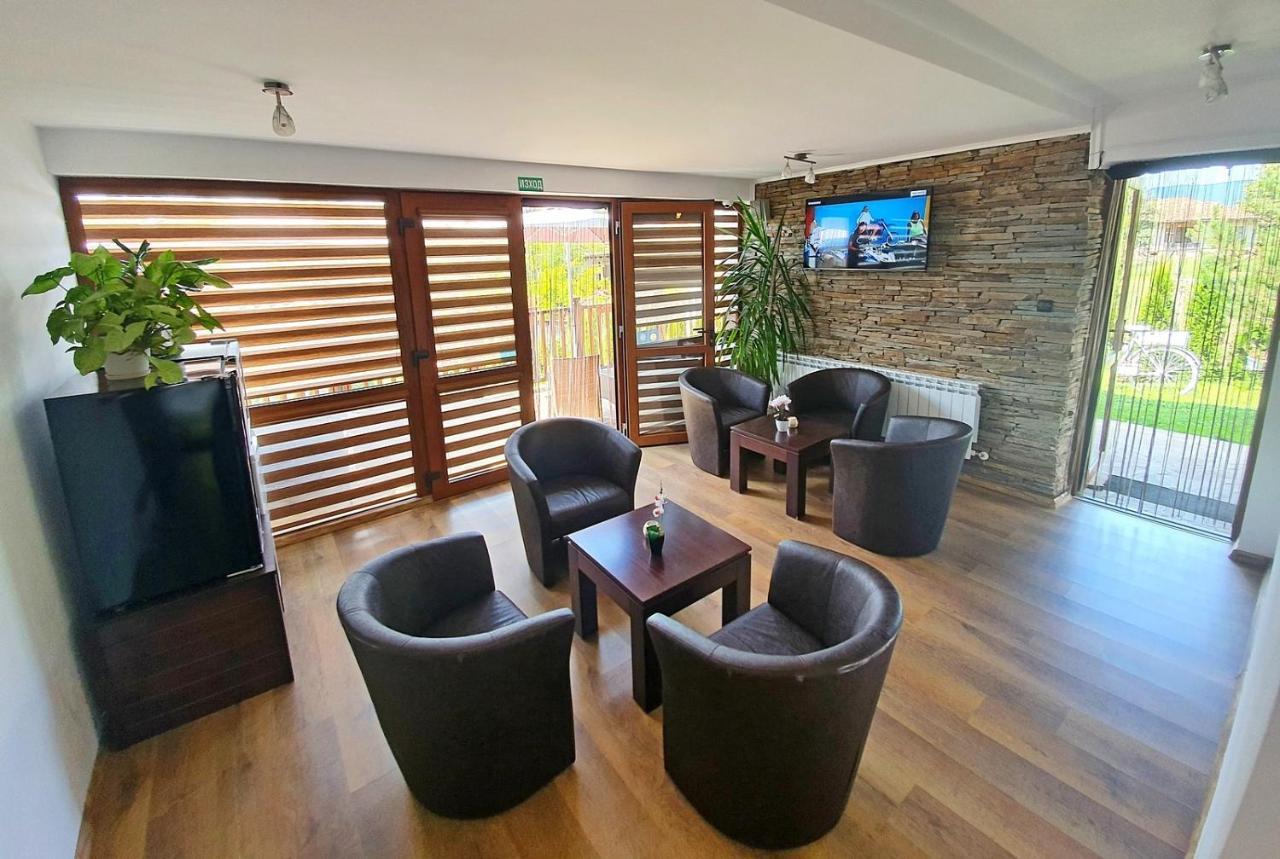 Sinjirite Complex Hotel Elena Luaran gambar
